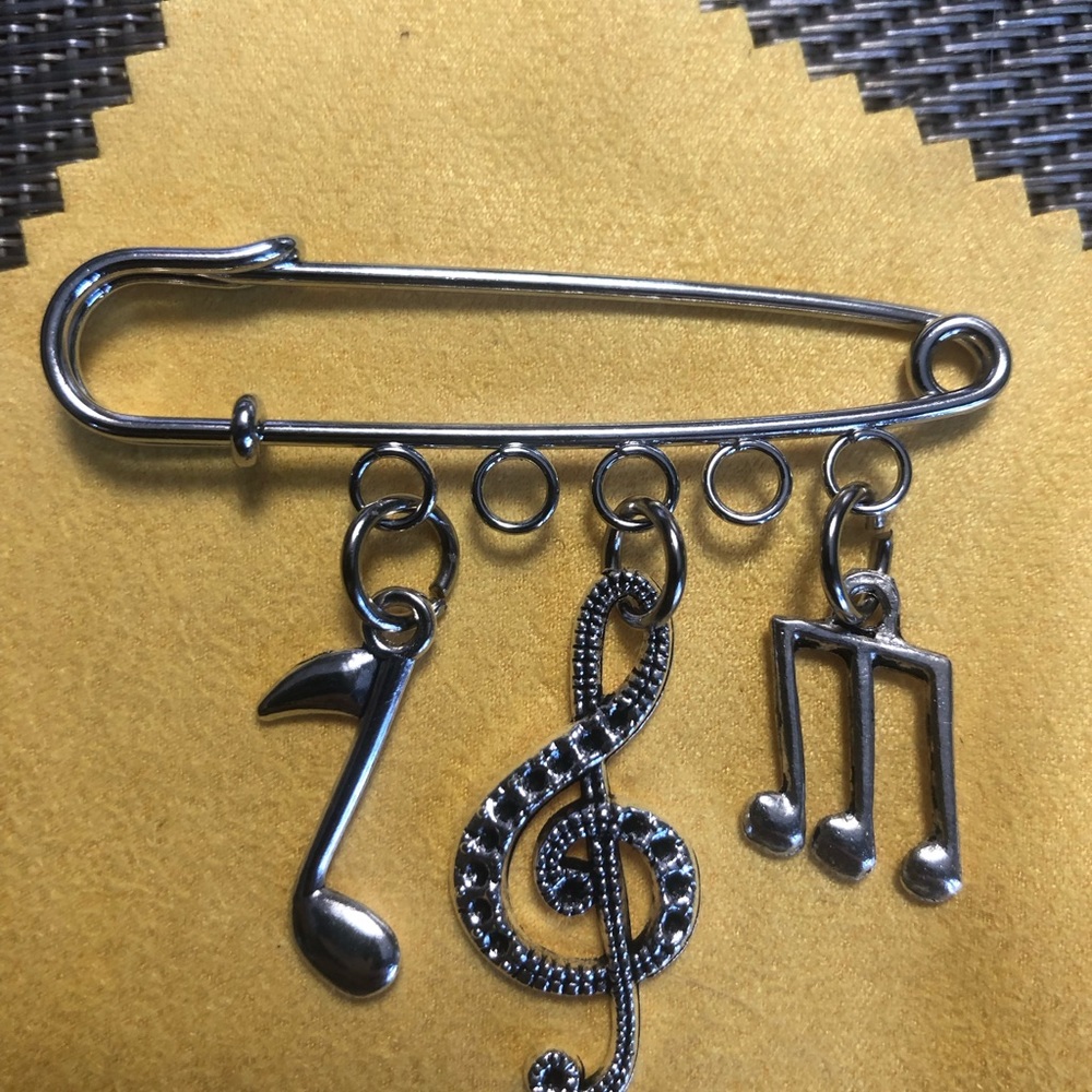 NWT, Handmade by A Charmed Life. Musical 🎵 Notes. Silver